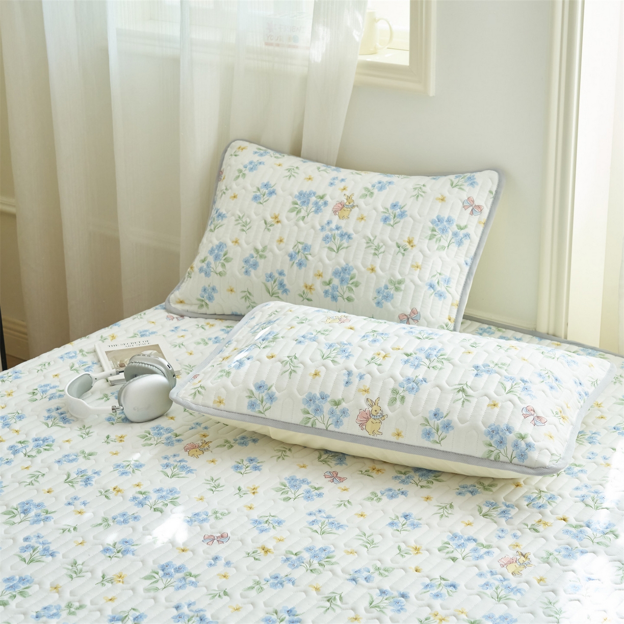 91家纺网 家纺一手货源 找家纺 恒爱家纺 2026新款A类凉感丝夏被床笠系列三件套四件套 水仙兔