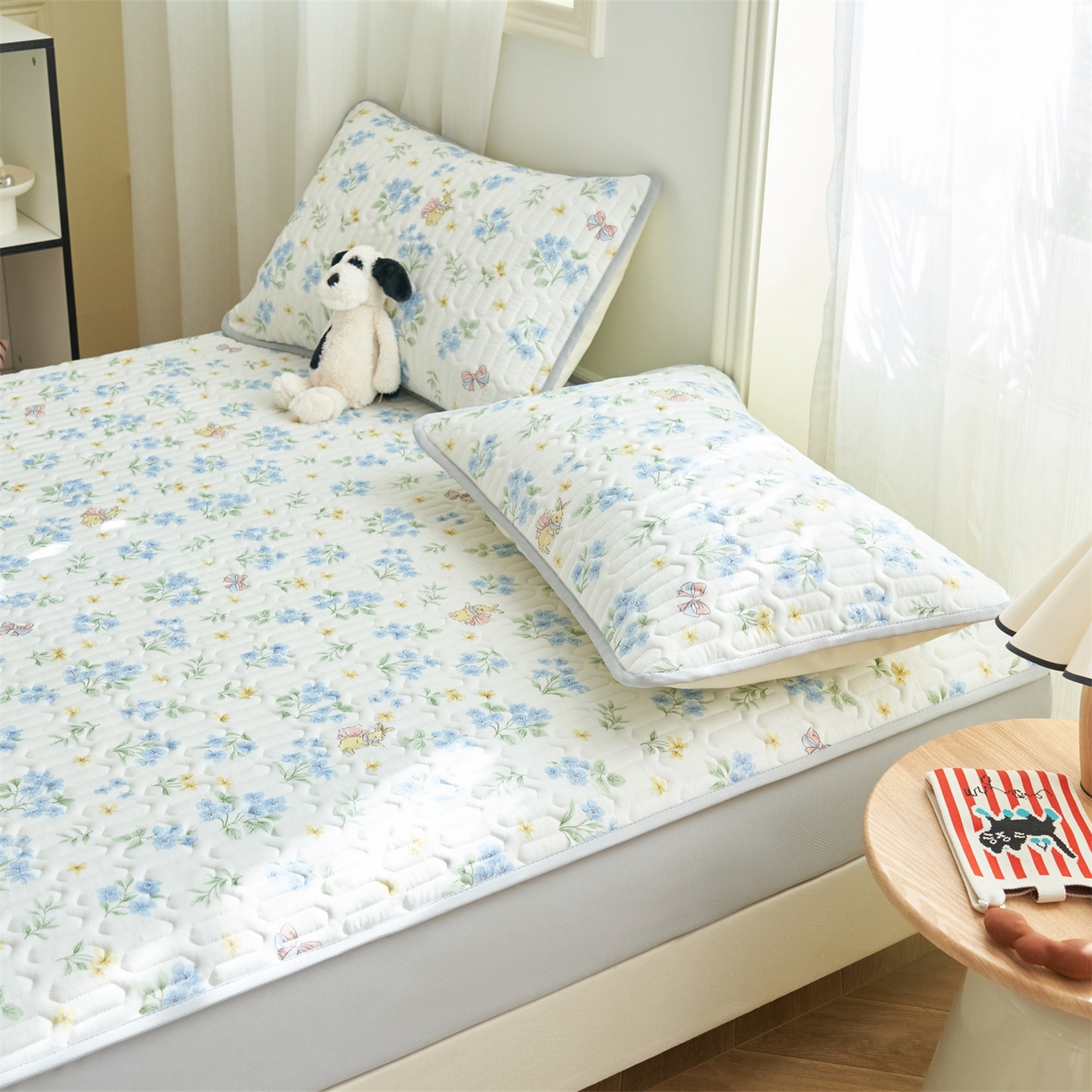 91家纺网 家纺一手货源 找家纺 恒爱家纺 2026新款A类凉感丝夏被床笠系列三件套四件套 水仙兔