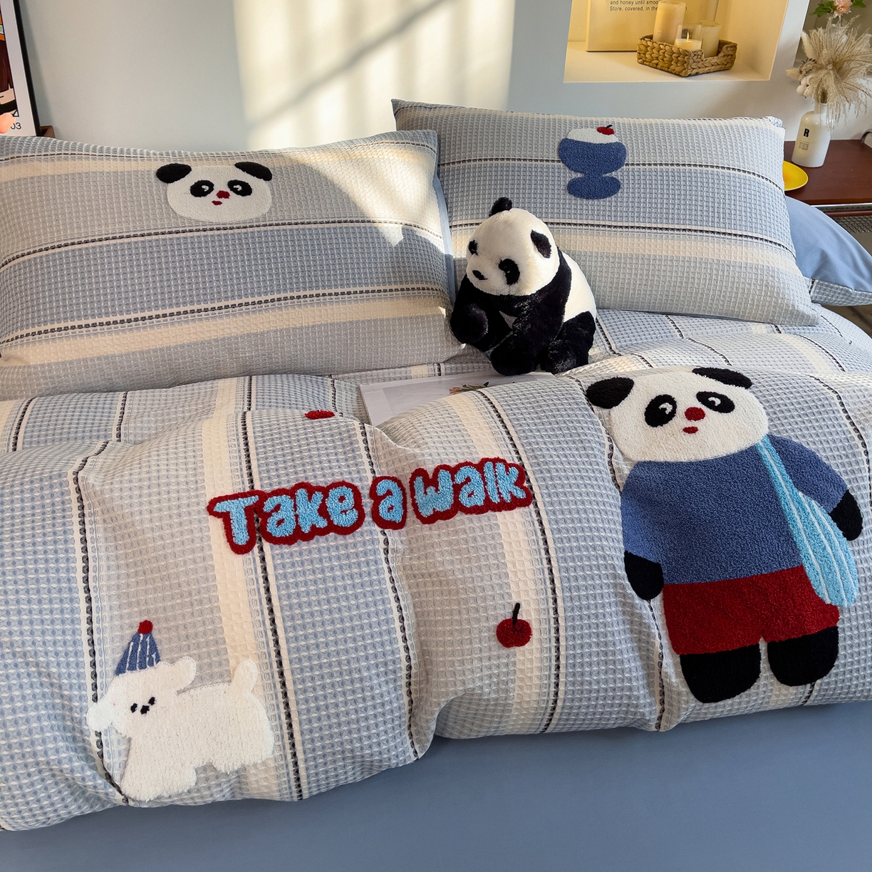 91家纺网 家纺一手货源 找家纺 炫拼家纺 2026新款A类全棉色织华夫格卡通毛巾绣B版40支纯棉水洗棉四件套-乐邦系列 乐邦-休闲熊猫