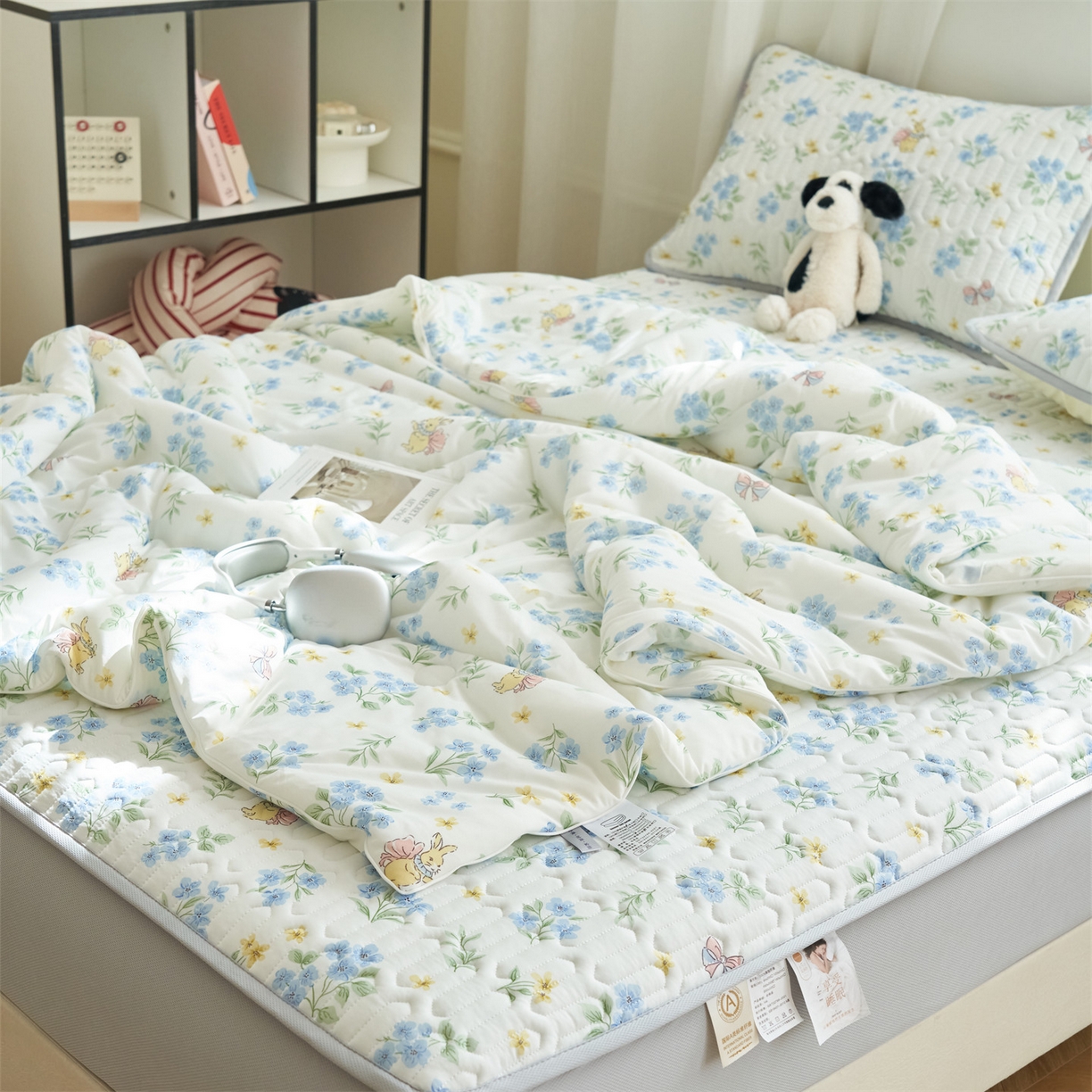 91家纺网 家纺一手货源 找家纺 恒爱家纺 2026新款A类凉感丝夏被床笠系列三件套四件套 水仙兔