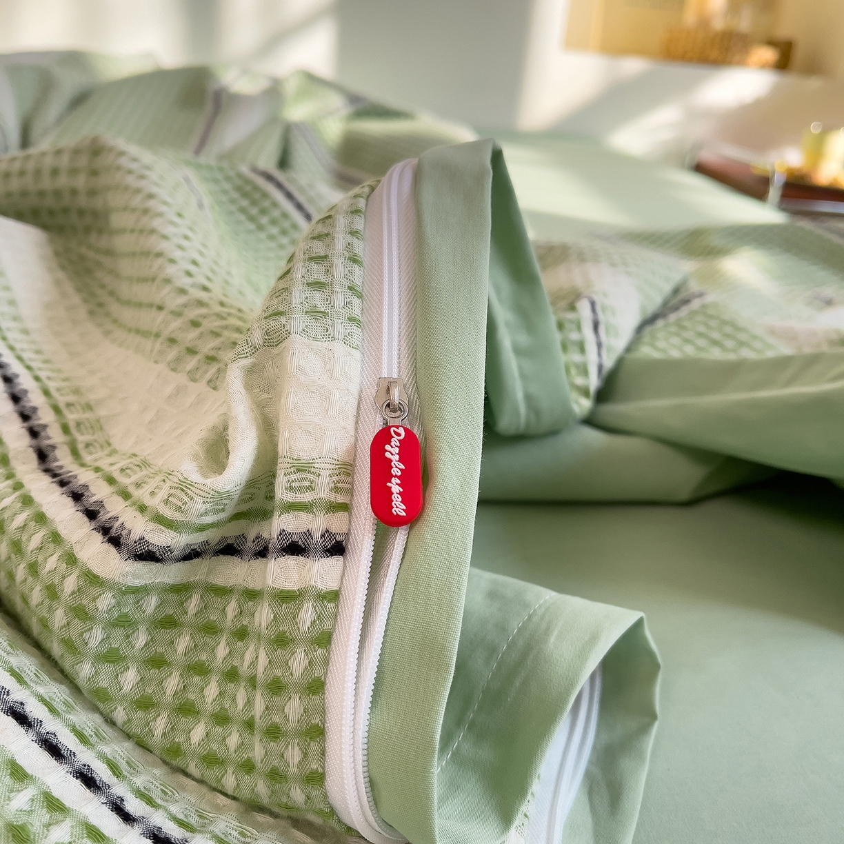 91家纺网 家纺一手货源 找家纺 炫拼家纺 2026新款A类全棉色织华夫格卡通毛巾绣B版40支纯棉水洗棉四件套-乐邦系列 乐邦-汉堡狗