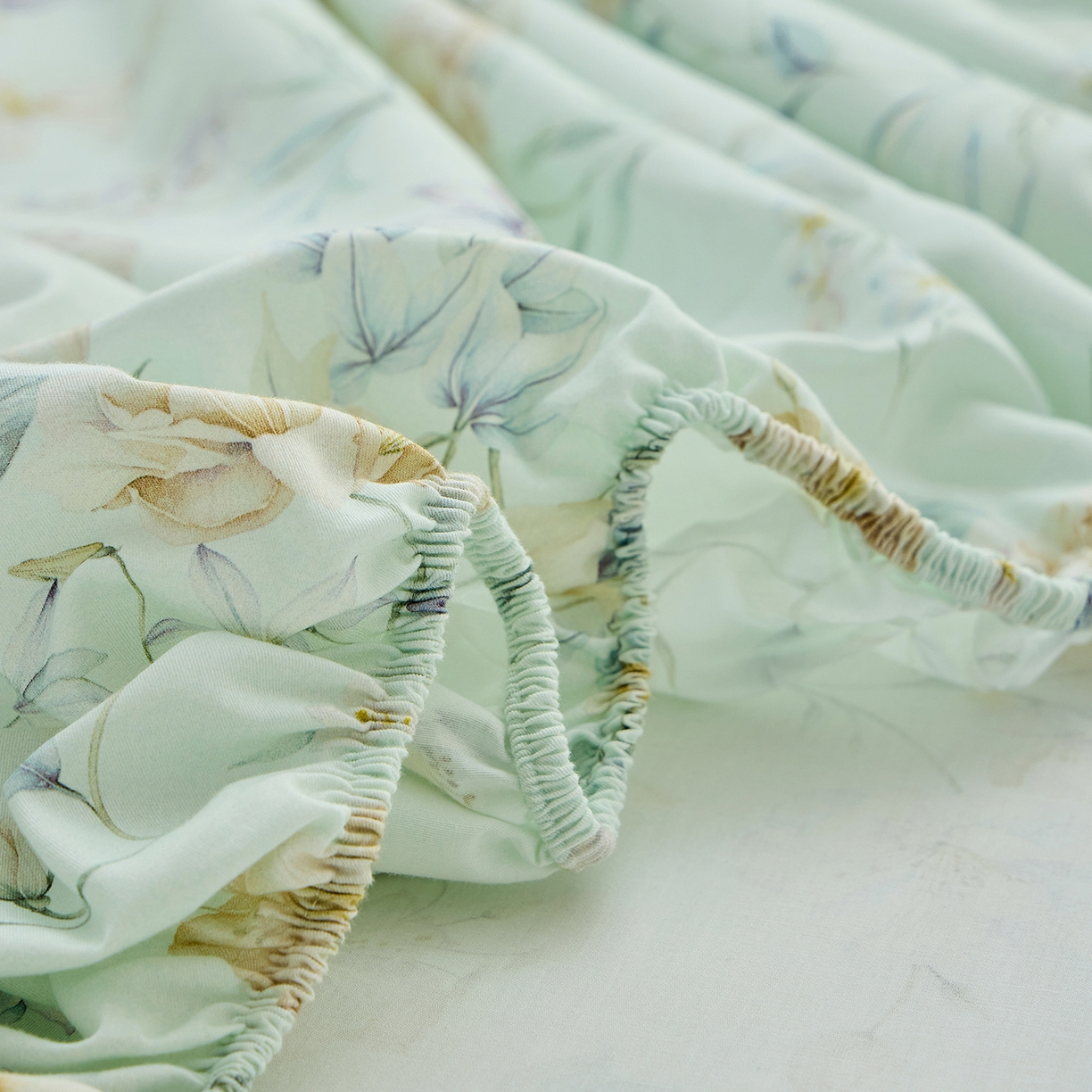 91家纺网 家纺一手货源 找家纺 元元家居（元元被业） 2026新款全棉13372套件及单品【印花款】-单床笠 春晓绿