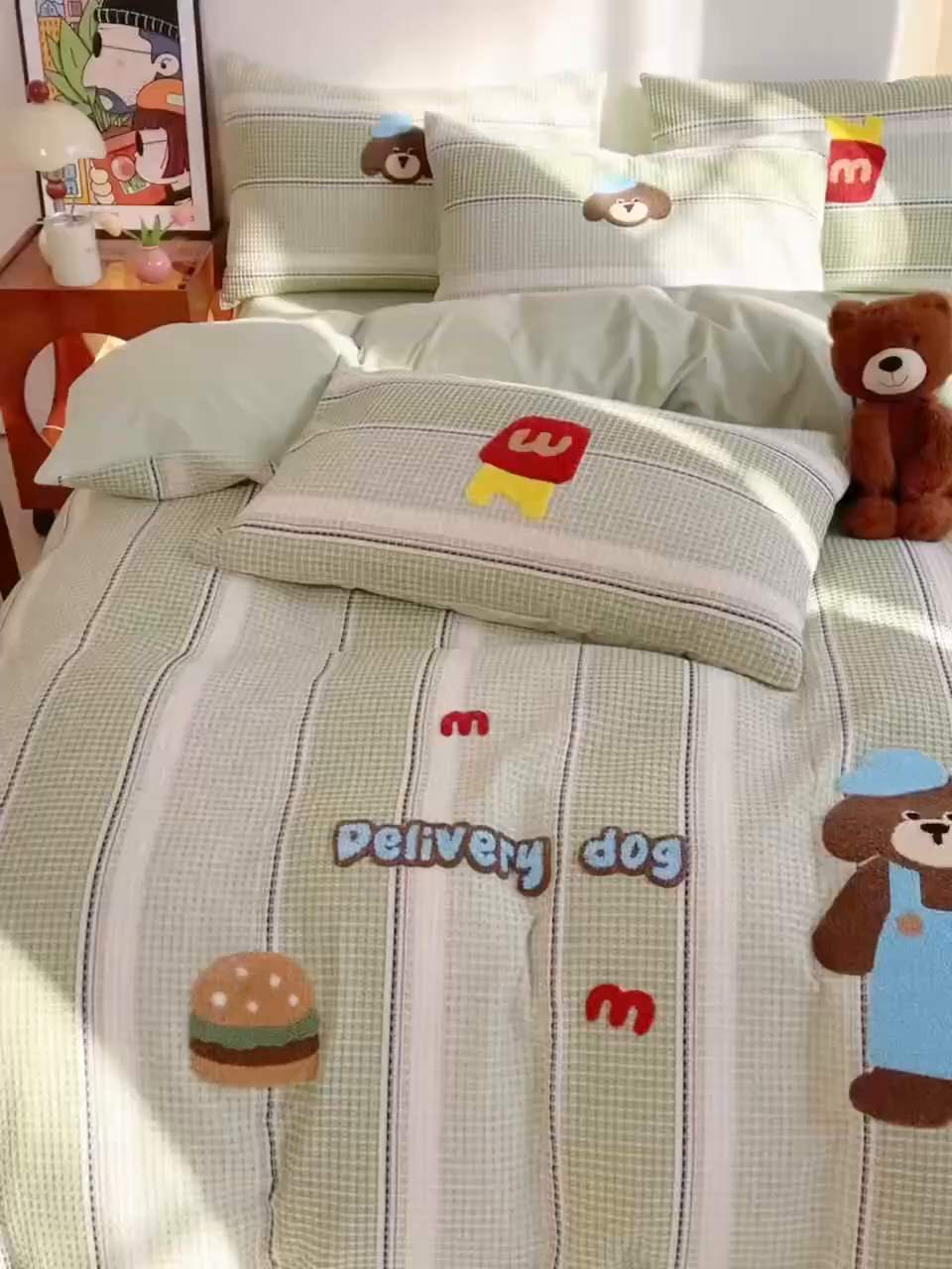 91家纺网 家纺一手货源 找家纺 炫拼家纺 2026新款A类全棉色织华夫格卡通毛巾绣B版40支纯棉水洗棉四件套-乐邦系列 乐邦-汉堡狗