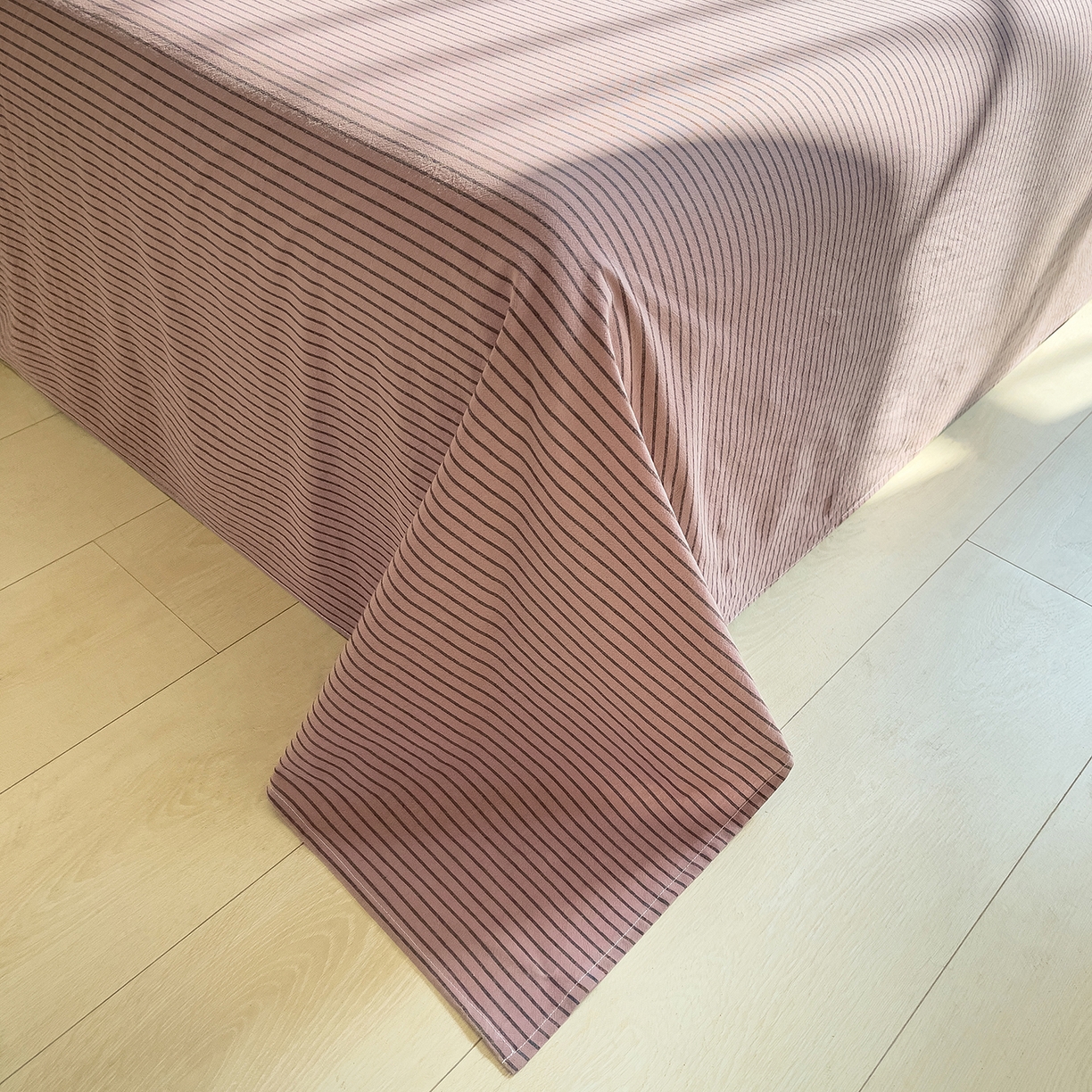 91家纺网 家纺一手货源 找家纺 炫拼家纺 2026新款A类全棉色织华夫格卡通毛巾绣B版40支纯棉水洗棉四件套-乐邦系列 乐邦-梦想猫