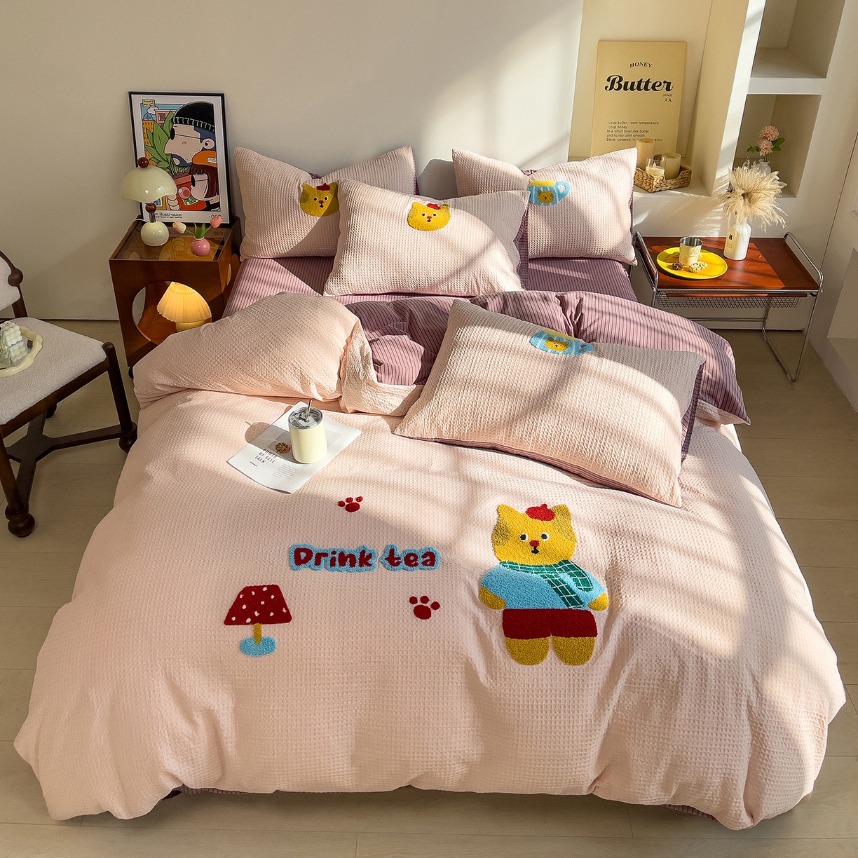 91家纺网 家纺一手货源 找家纺 炫拼家纺 2026新款A类全棉色织华夫格卡通毛巾绣B版40支纯棉水洗棉四件套-乐邦系列 乐邦-梦想猫