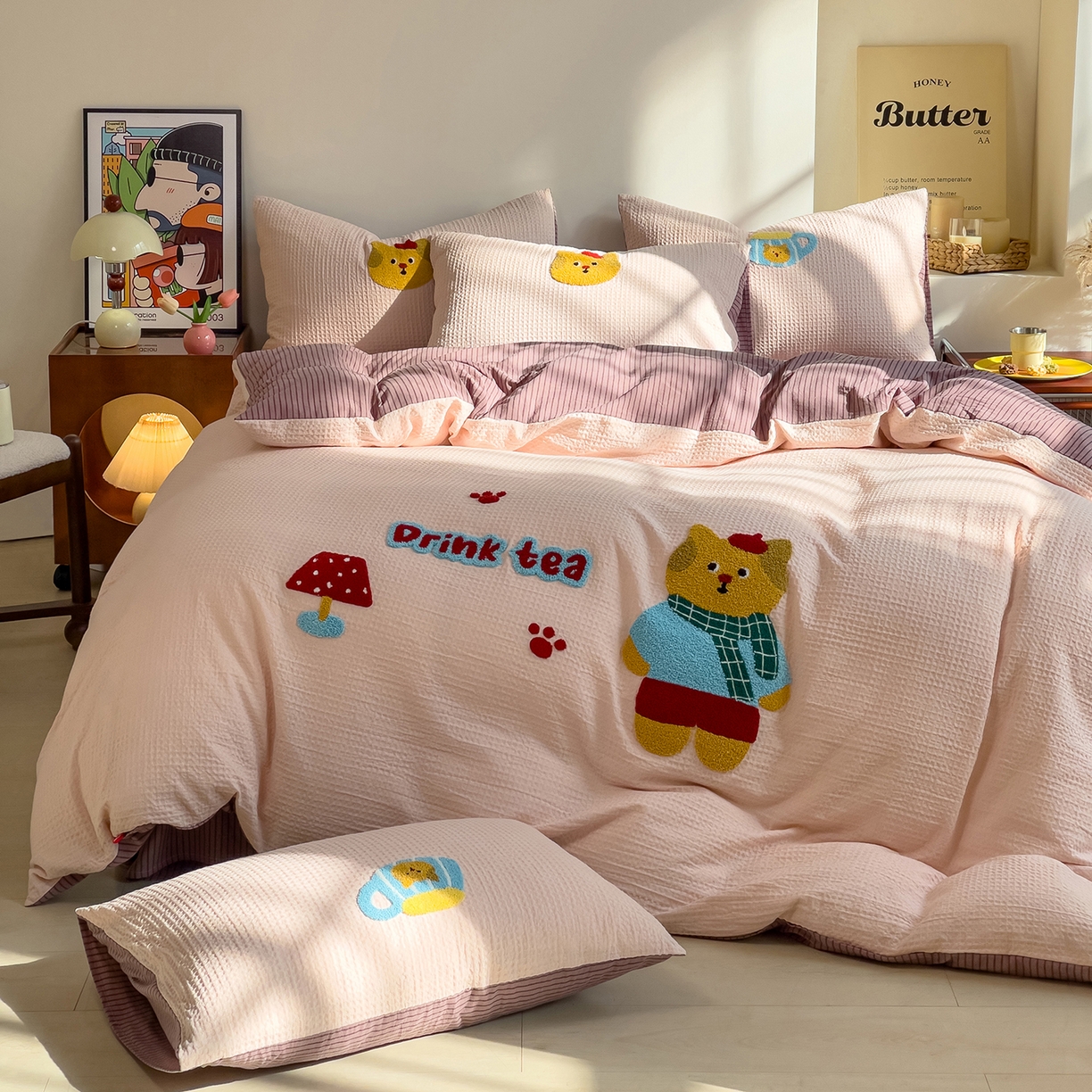 91家纺网 家纺一手货源 找家纺 炫拼家纺 2026新款A类全棉色织华夫格卡通毛巾绣B版40支纯棉水洗棉四件套-乐邦系列 乐邦-梦想猫