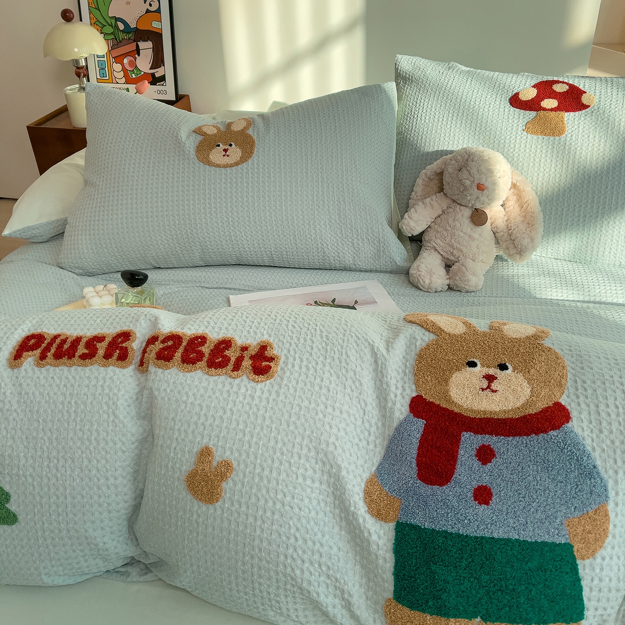 91家纺网 家纺一手货源 找家纺 炫拼家纺 2026新款A类全棉色织华夫格卡通毛巾绣B版40支纯棉水洗棉四件套-乐邦系列 乐邦-米乐兔