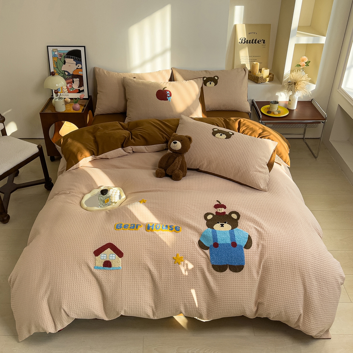 91家纺网 家纺一手货源 找家纺 炫拼家纺 2026新款A类全棉色织华夫格卡通毛巾绣B版40支纯棉水洗棉四件套-乐邦系列 乐邦-苹果熊