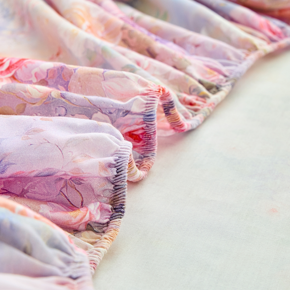 91家纺网 家纺一手货源 找家纺 元元家居（元元被业） 2026新款全棉13372套件及单品【印花款】-单床笠 红颜