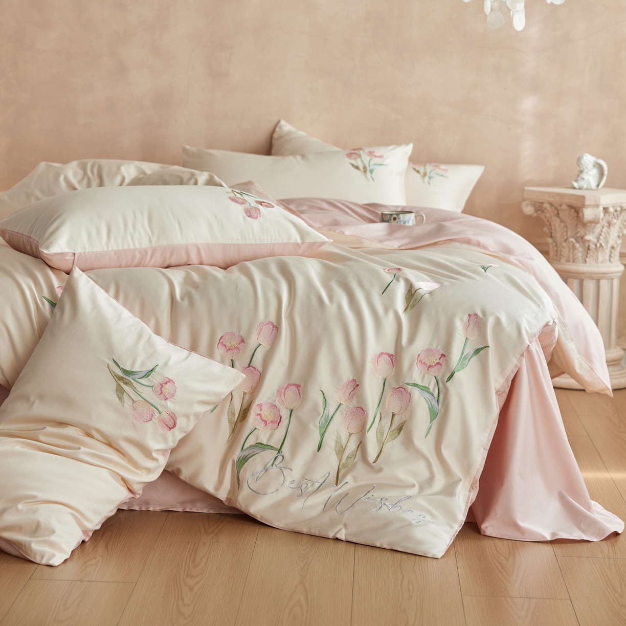 爱缦 2026新款100S全棉CR工艺极简轻奢刺绣四件套-花海郁金系列风格一（券后控价：标准288，大号308） 花海郁金-白粉色