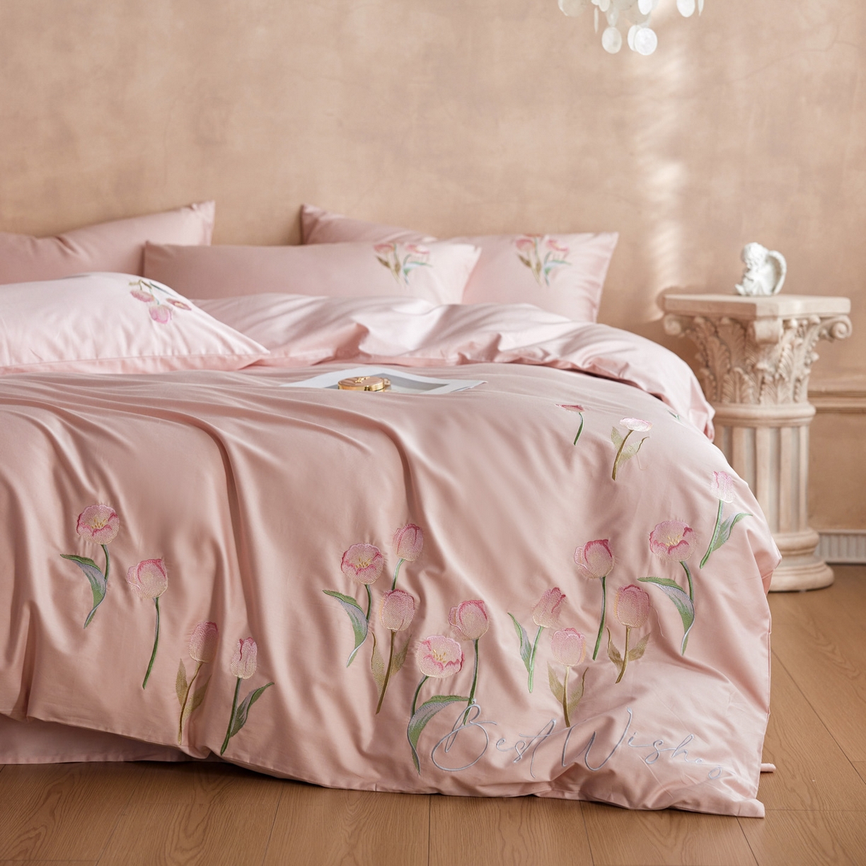 91家纺网 家纺一手货源 找家纺 爱缦 2026新款100S全棉CR工艺极简轻奢刺绣四件套-花海郁金系列风格一（券后控价：标准288，大号308） 花海郁金-粉色