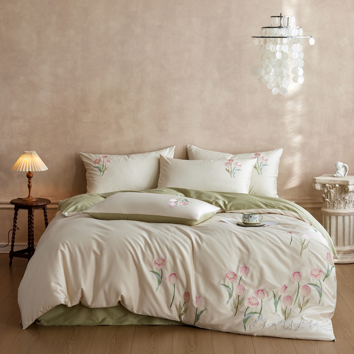 91家纺网 家纺一手货源 找家纺 爱缦 2026新款100S全棉CR工艺极简轻奢刺绣四件套-花海郁金系列风格一（券后控价：标准288，大号308） 花海郁金-白绿色