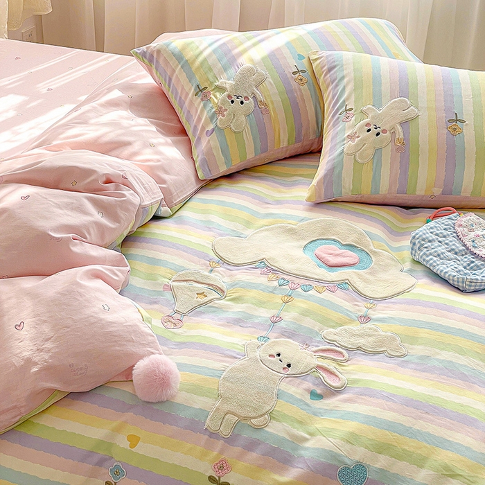 91家纺网 家纺一手货源 找家纺 暖意家纺 2026新款全棉贴布绣云朵兔四件套系列 云朵兔 粉