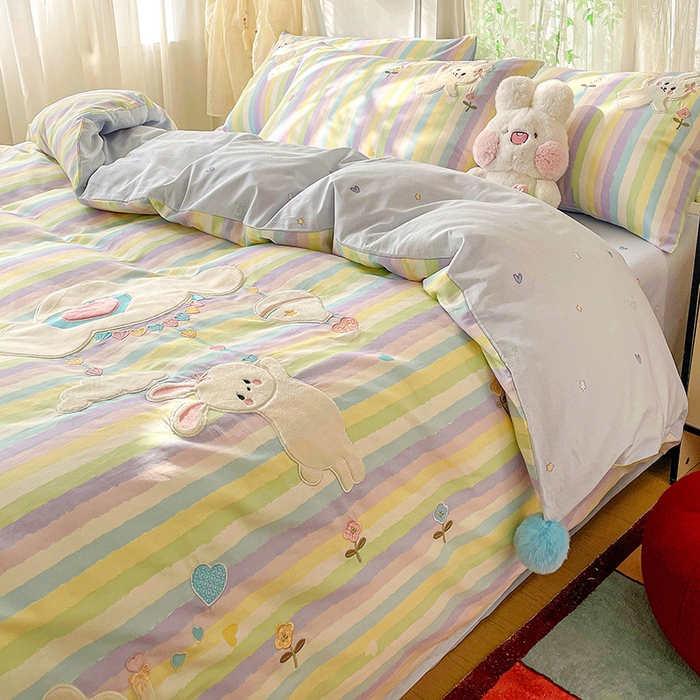 91家纺网 家纺一手货源 找家纺 暖意家纺 2026新款全棉贴布绣云朵兔四件套系列 云朵兔 蓝