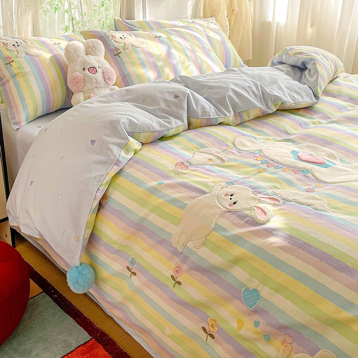 91家纺网 家纺一手货源 找家纺 暖意家纺 2026新款全棉贴布绣云朵兔四件套系列 云朵兔 蓝