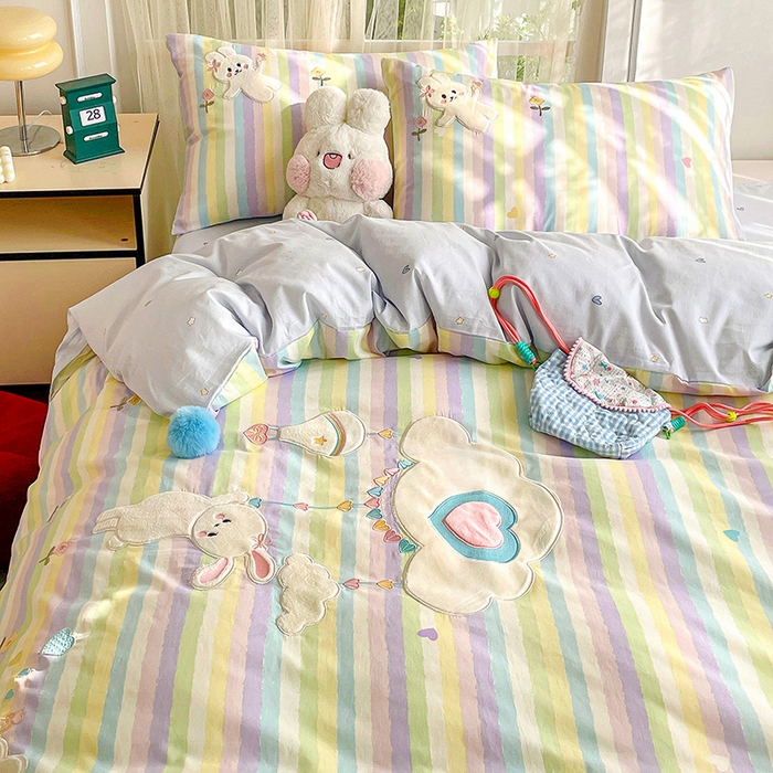 91家纺网 家纺一手货源 找家纺 暖意家纺 2026新款全棉贴布绣云朵兔四件套系列 云朵兔 蓝