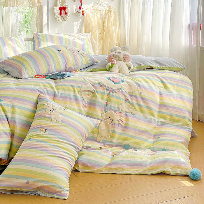 91家纺网 家纺一手货源 找家纺 暖意家纺 2026新款全棉贴布绣云朵兔四件套系列 云朵兔 蓝