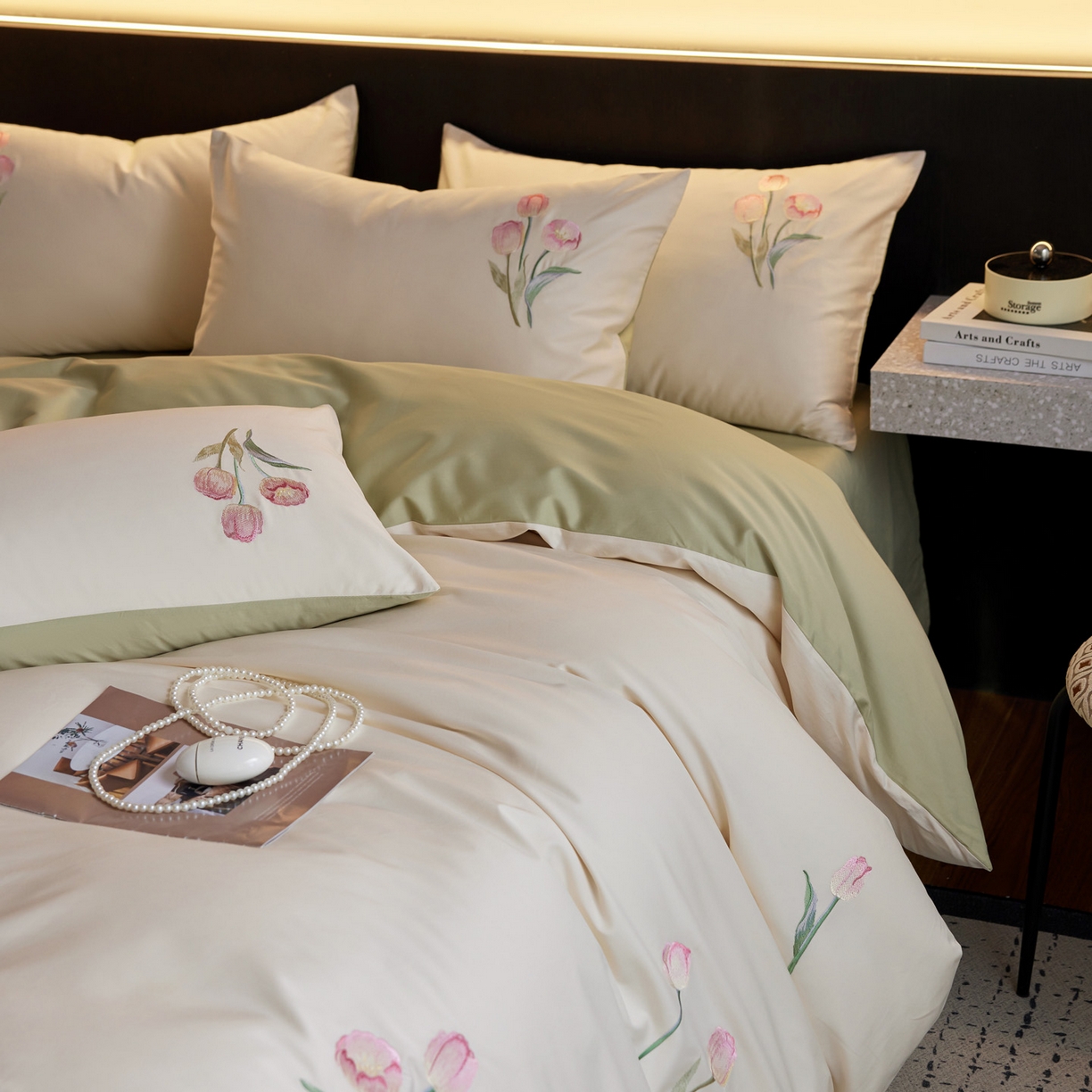 91家纺网 家纺一手货源 找家纺 爱缦 2026新款100S全棉CR工艺极简轻奢刺绣四件套-花海郁金系列风格二（券后控价：标准288，大号308） 花海郁金-白绿色