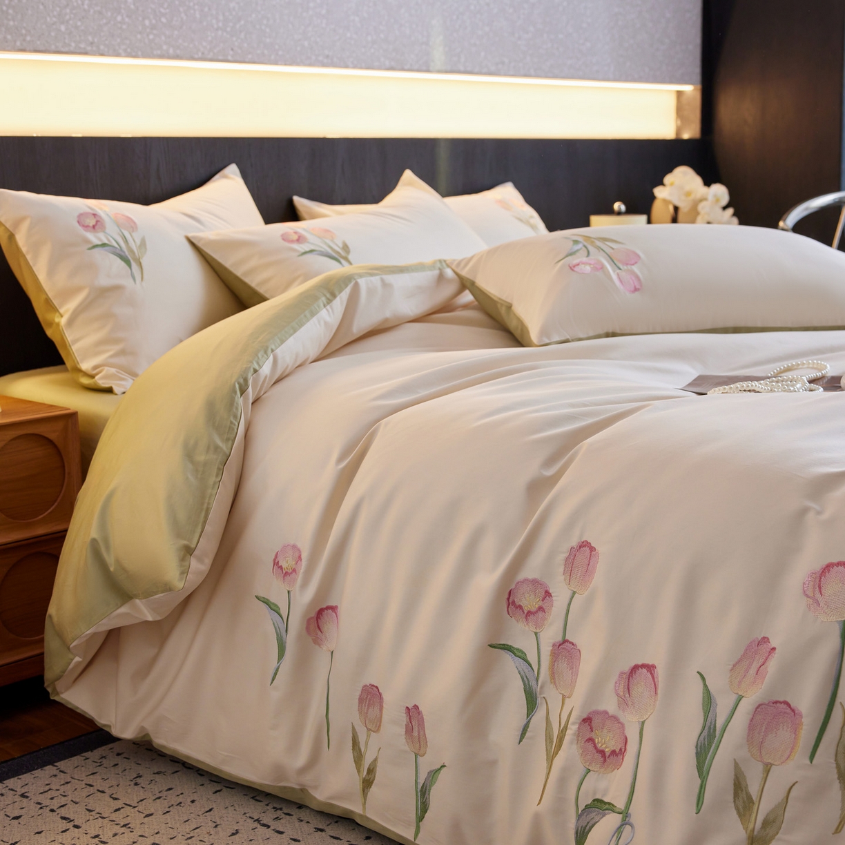 91家纺网 家纺一手货源 找家纺 爱缦 2026新款100S全棉CR工艺极简轻奢刺绣四件套-花海郁金系列风格二（券后控价：标准288，大号308） 花海郁金-白绿色