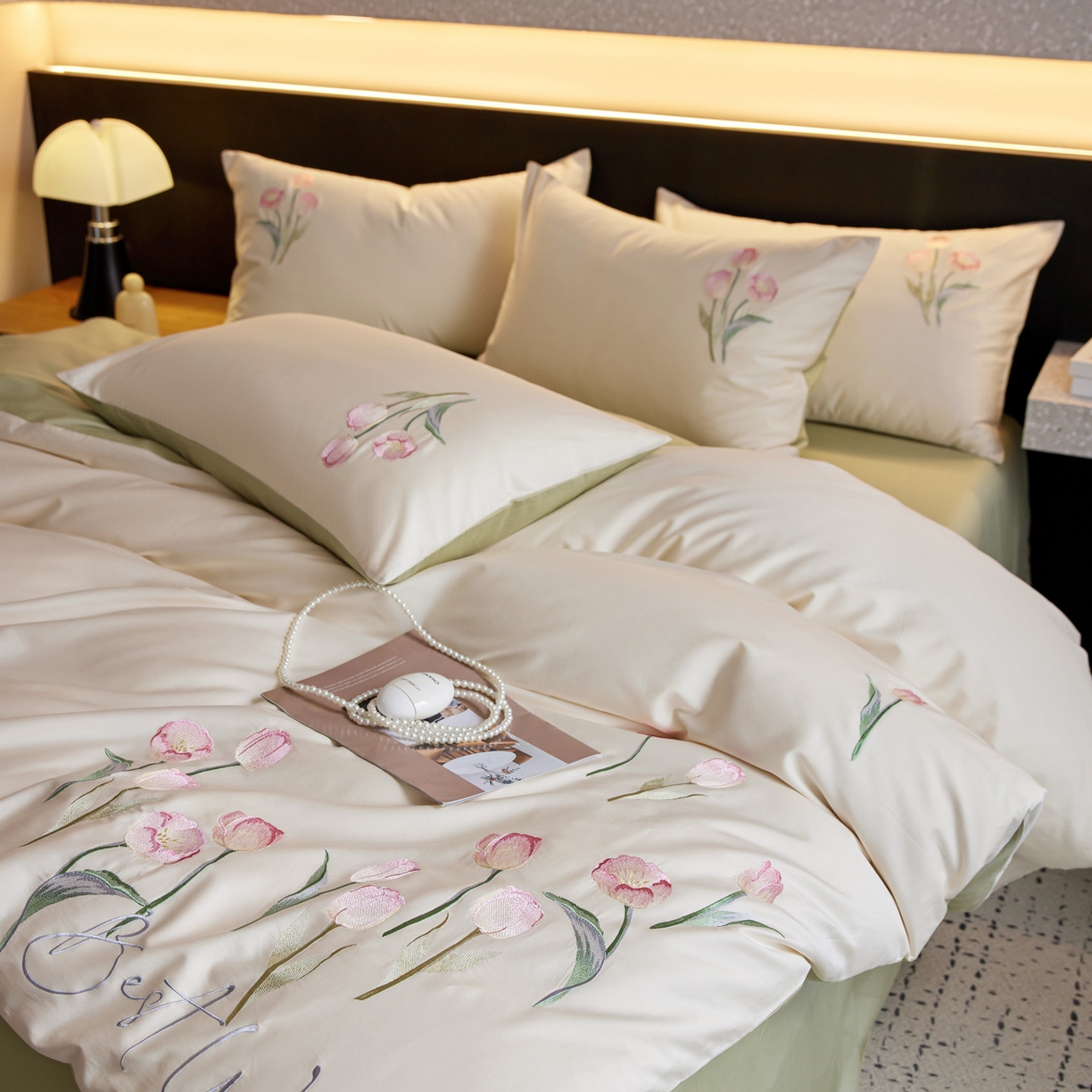 91家纺网 家纺一手货源 找家纺 爱缦 2026新款100S全棉CR工艺极简轻奢刺绣四件套-花海郁金系列风格二（券后控价：标准288，大号308） 花海郁金-白绿色