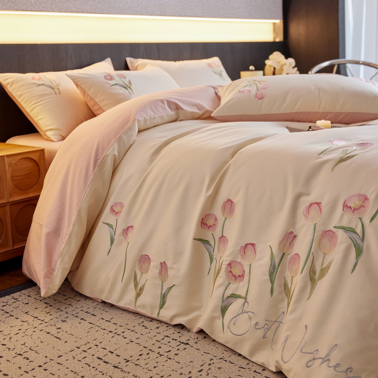 91家纺网 家纺一手货源 找家纺 爱缦 2026新款100S全棉CR工艺极简轻奢刺绣四件套-花海郁金系列风格二（券后控价：标准288，大号308） 花海郁金-白粉色