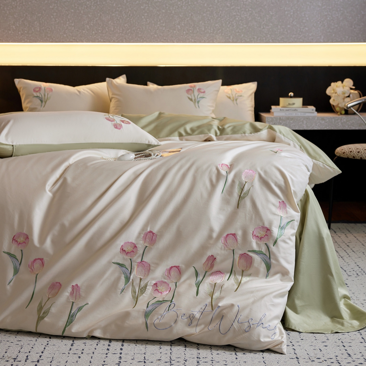 91家纺网 家纺一手货源 找家纺 爱缦 2026新款100S全棉CR工艺极简轻奢刺绣四件套-花海郁金系列风格二（券后控价：标准288，大号308） 花海郁金-白绿色