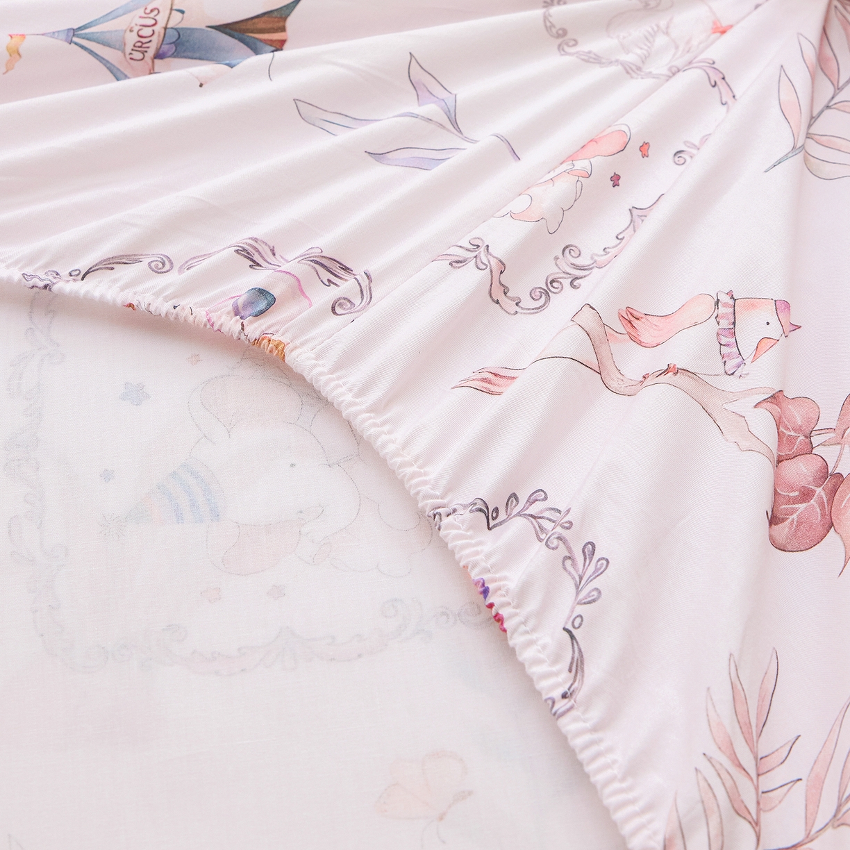 91家纺网 家纺一手货源 找家纺 元元家居（元元被业） 2026新款全棉13372套件及单品【印花款】-单床笠 乐园粉