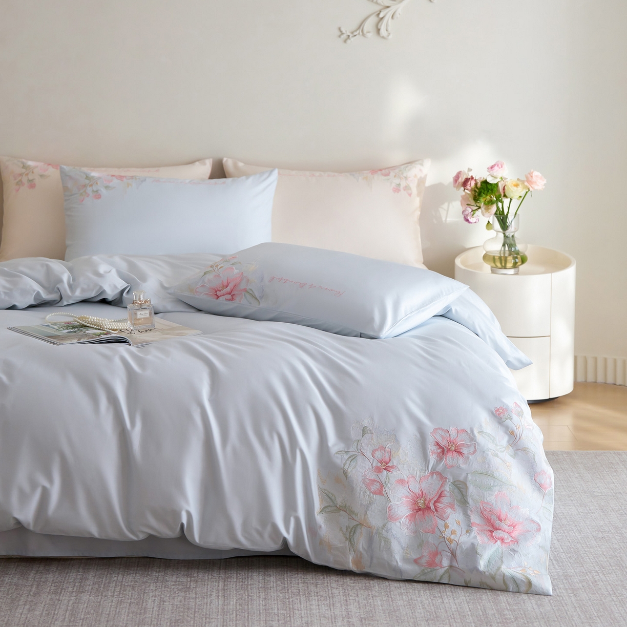 爱缦 2026新款100S全棉CR工艺极简轻奢刺绣四件套-秘境系列（券后控价：标准318，大号338） 浅蓝