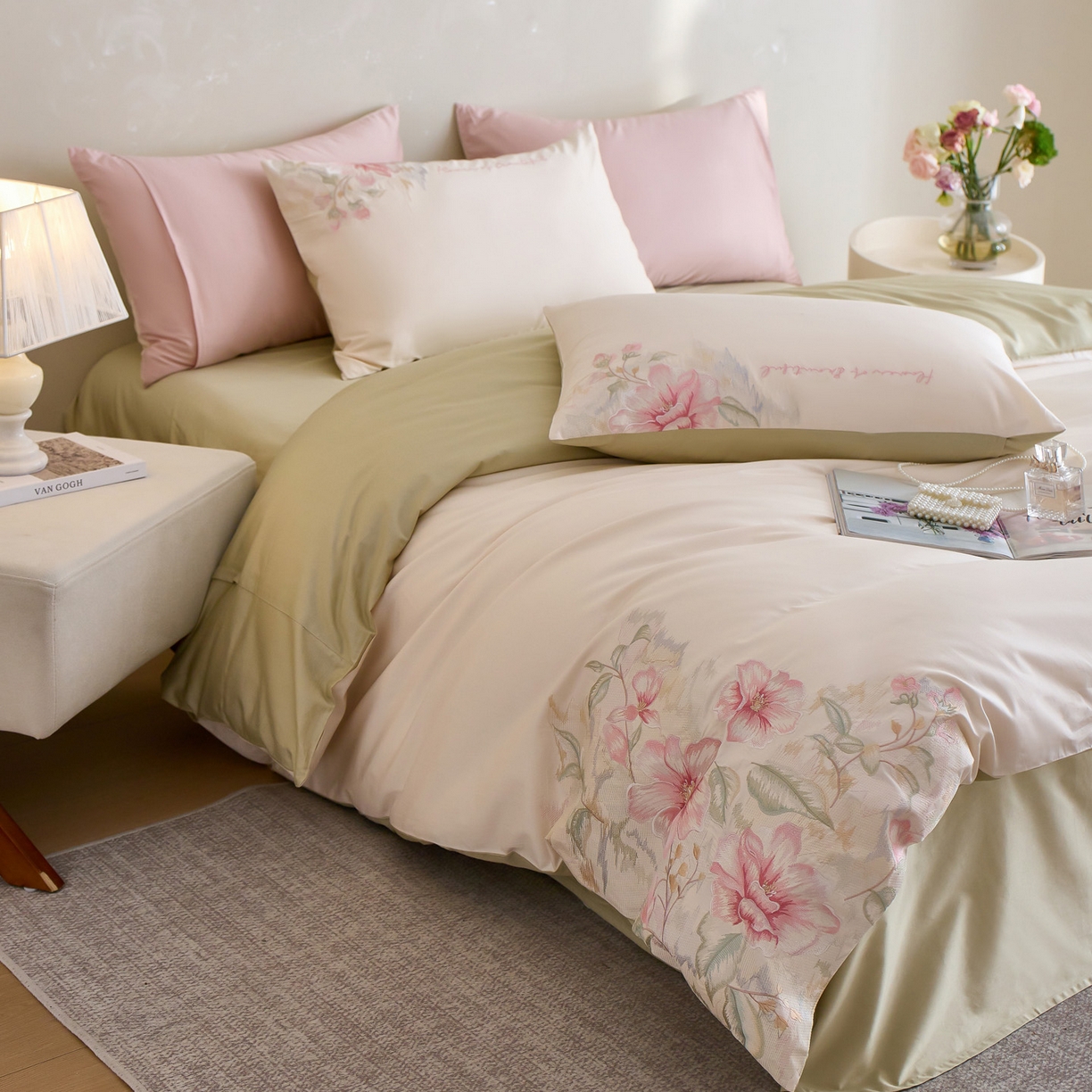 91家纺网 家纺一手货源 找家纺 爱缦 2026新款100S全棉CR工艺极简轻奢刺绣四件套-秘境系列（券后控价：标准318，大号338） 白绿