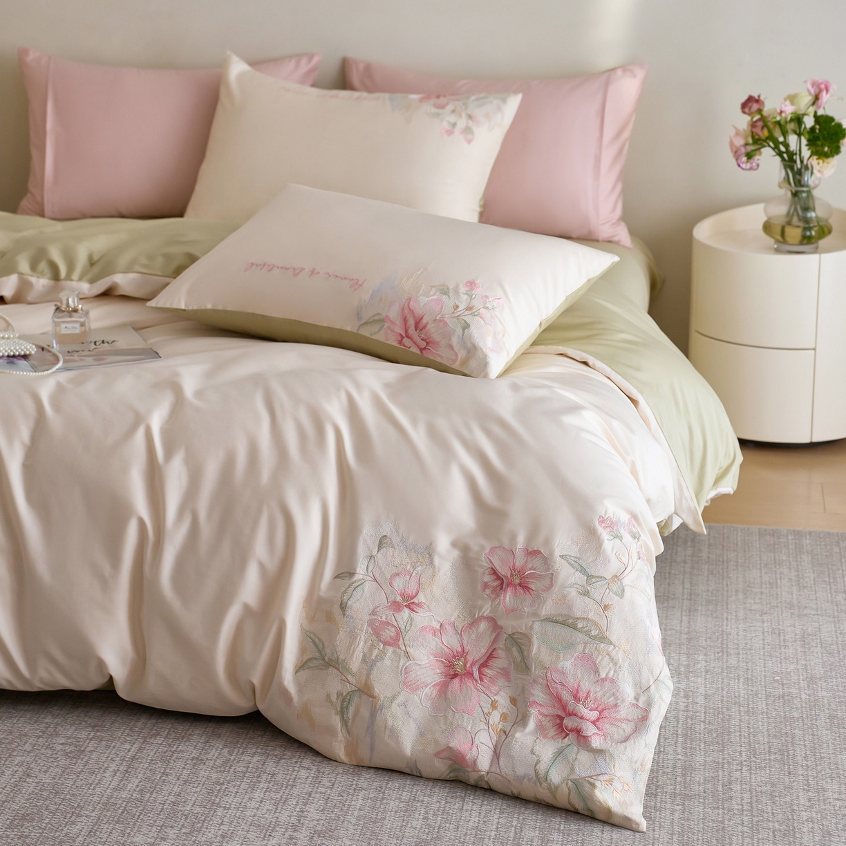 91家纺网 家纺一手货源 找家纺 爱缦 2026新款100S全棉CR工艺极简轻奢刺绣四件套-秘境系列（券后控价：标准318，大号338） 白绿