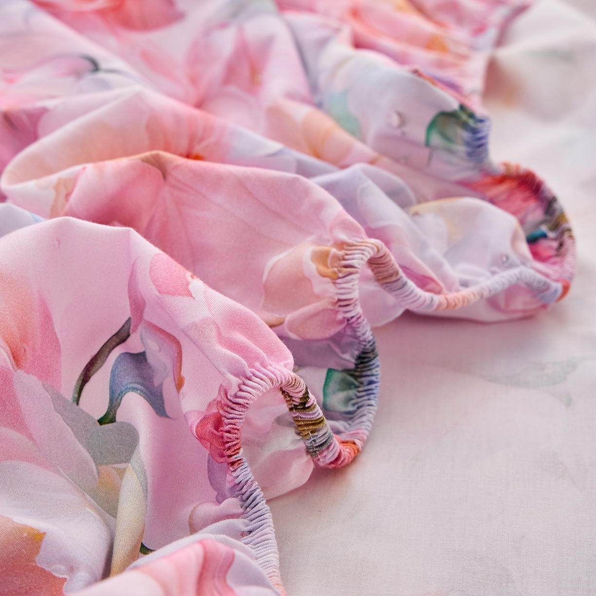 91家纺网 家纺一手货源 找家纺 元元家居（元元被业） 2026新款全棉13372套件及单品【印花款】-单床笠 凝珠