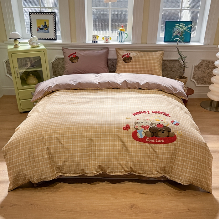 91家纺网 家纺一手货源 找家纺 欣宜家纺 2026新款全棉纯棉卡通毛巾绣四件套床上用品套件 快乐伙伴