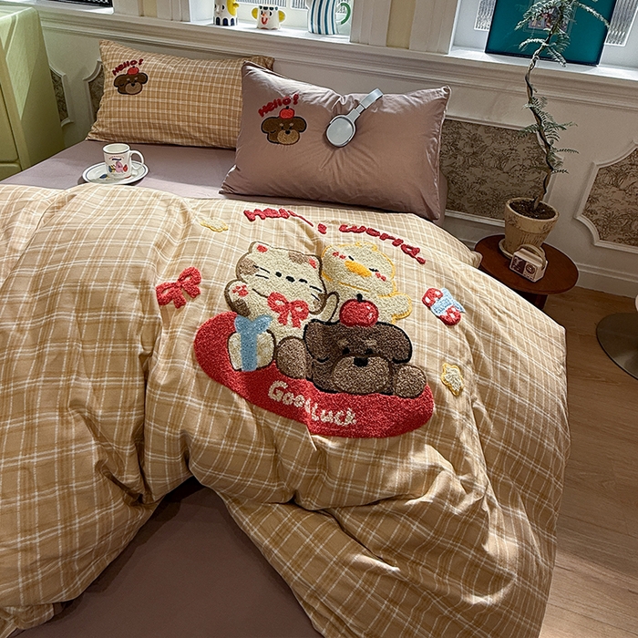 91家纺网 家纺一手货源 找家纺 欣宜家纺 2026新款全棉纯棉卡通毛巾绣四件套床上用品套件 快乐伙伴