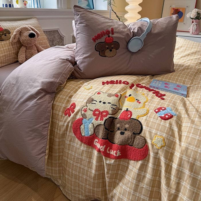 91家纺网 家纺一手货源 找家纺 欣宜家纺 2026新款全棉纯棉卡通毛巾绣四件套床上用品套件 快乐伙伴