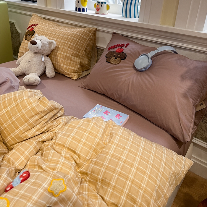 91家纺网 家纺一手货源 找家纺 欣宜家纺 2026新款全棉纯棉卡通毛巾绣四件套床上用品套件 快乐伙伴