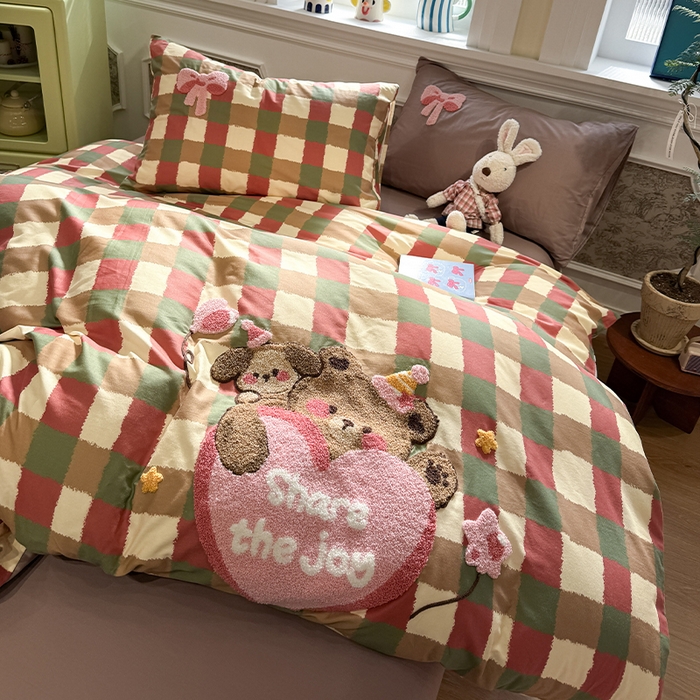 91家纺网 家纺一手货源 找家纺 欣宜家纺 2026新款全棉纯棉卡通毛巾绣四件套床上用品套件 甜心熊