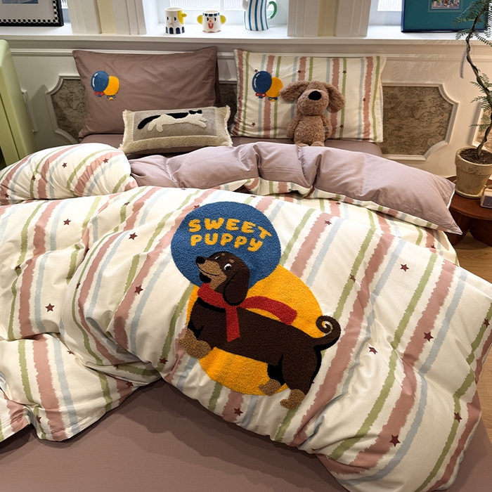 91家纺网 家纺一手货源 找家纺 欣宜家纺 2026新款全棉纯棉卡通毛巾绣四件套床上用品套件 围巾腊肠狗