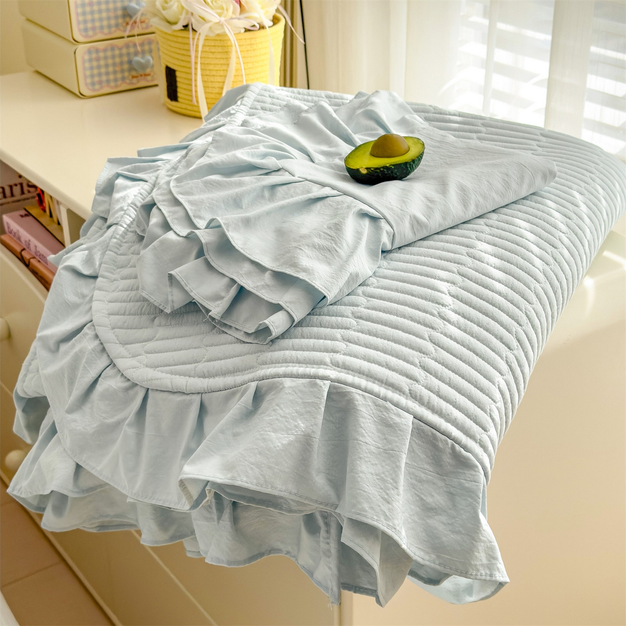 91家纺网 家纺一手货源 找家纺 兄弟坊 2026新款韩版凉感皱皱绵花边夏被床盖四件套 凉感皱皱绵-天空蓝