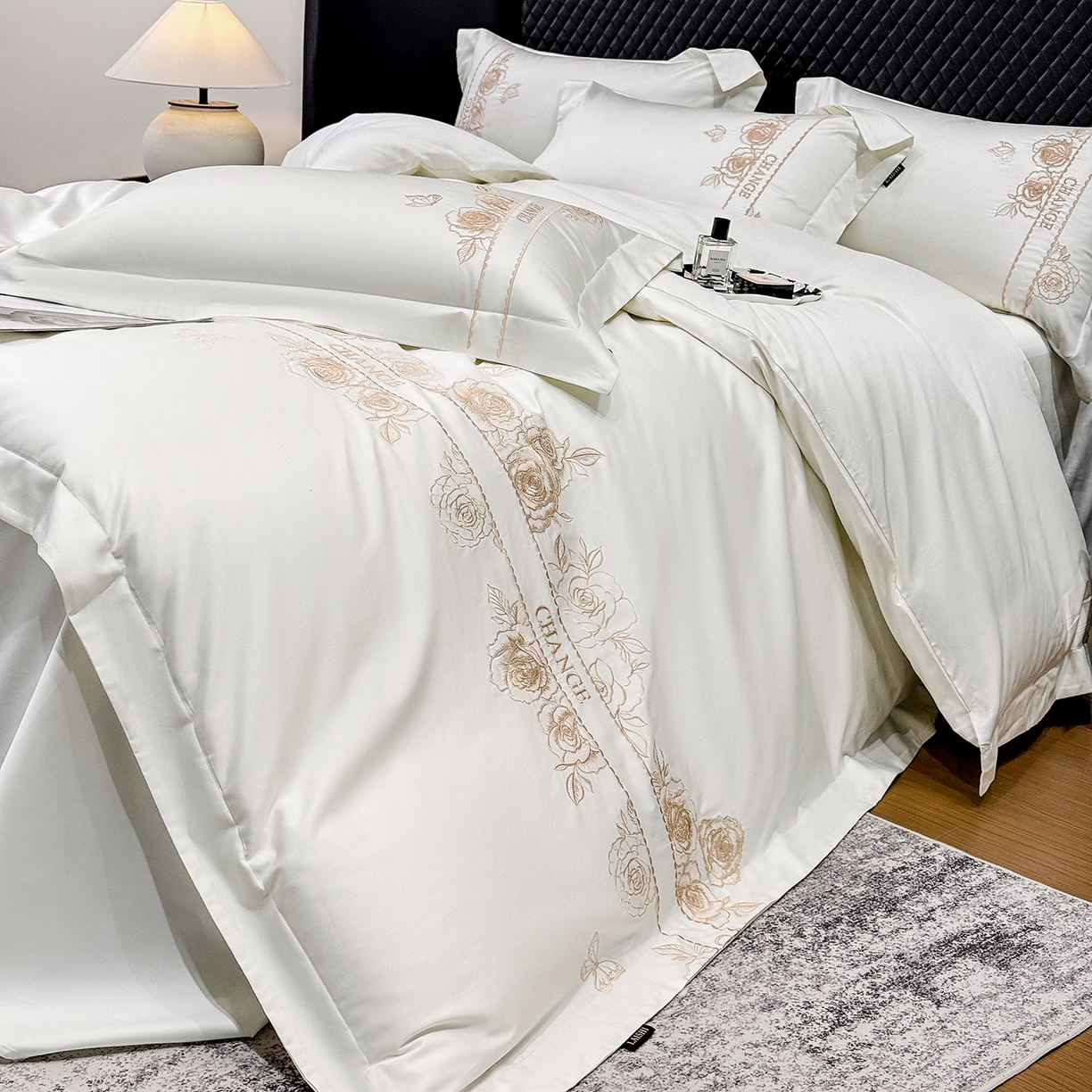 91家纺网 家纺一手货源 找家纺 莱势 2026新品100支纯棉全棉50x50s埃及长绒棉刺绣绣花四件套高端礼盒-倾城系列 倾城-贵族白