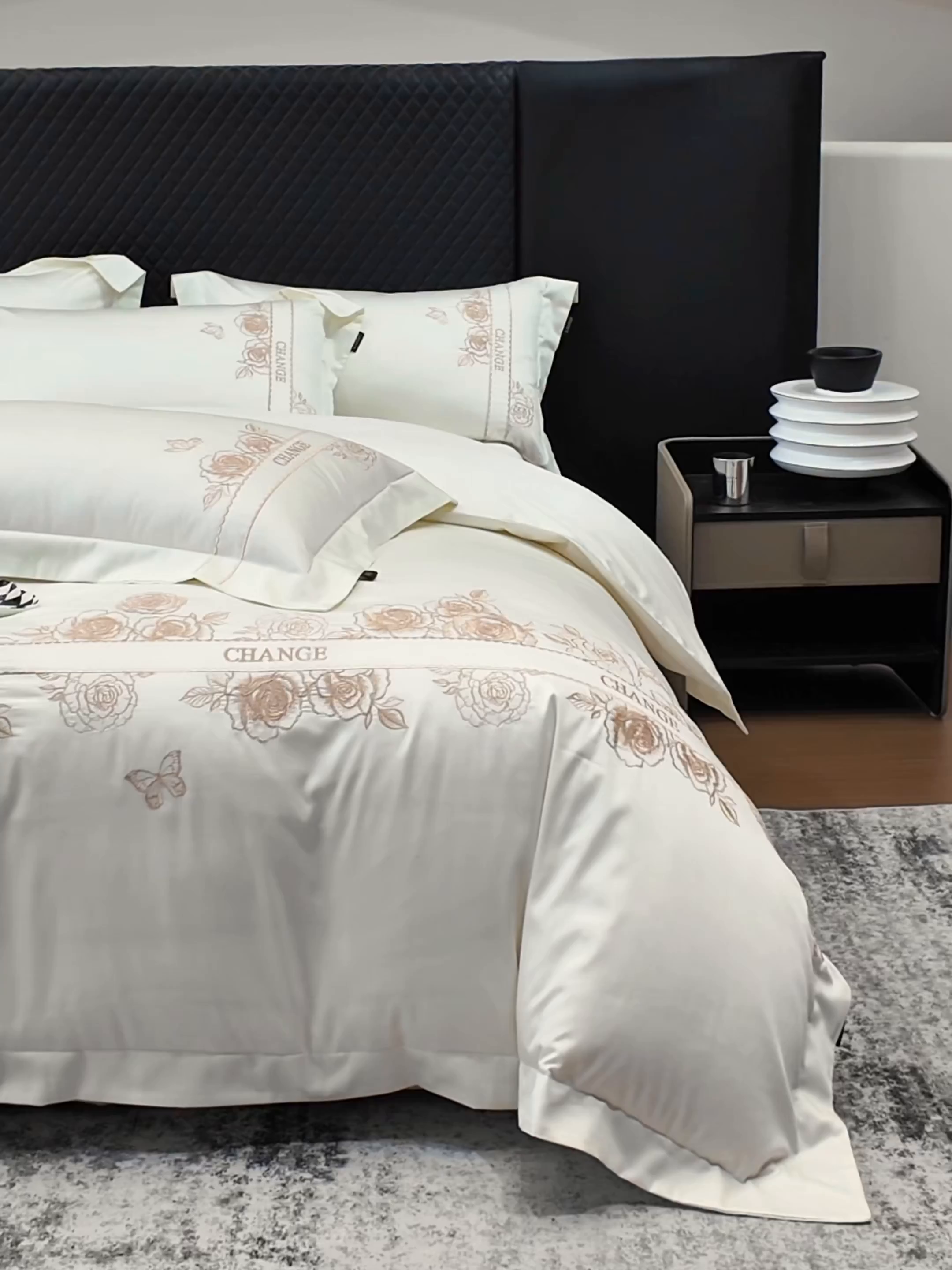 91家纺网 家纺一手货源 找家纺 莱势 2026新品100支纯棉全棉50x50s埃及长绒棉刺绣绣花四件套高端礼盒-倾城系列 倾城-贵族白