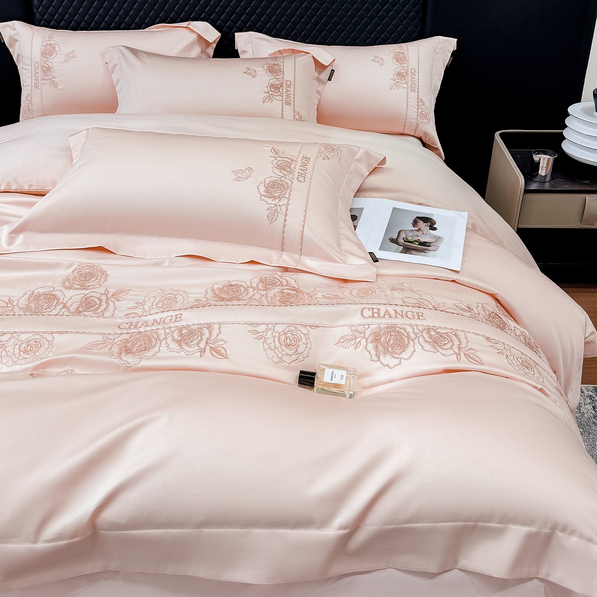 91家纺网 家纺一手货源 找家纺 莱势 2026新品100支纯棉全棉50x50s埃及长绒棉刺绣绣花四件套高端礼盒-倾城系列 倾城-轻奢粉