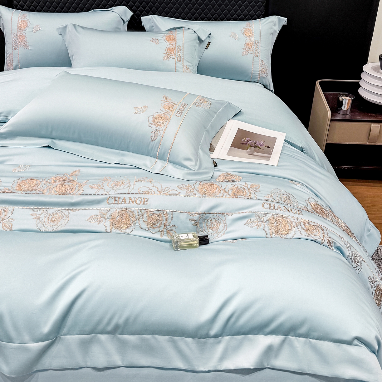 91家纺网 家纺一手货源 找家纺 莱势 2026新品100支纯棉全棉50x50s埃及长绒棉刺绣绣花四件套高端礼盒-倾城系列 倾城-天空蓝