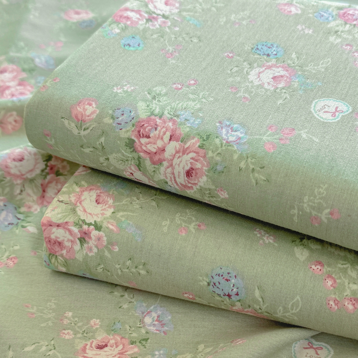 91家纺网 家纺一手货源 找家纺 壹贝家纺 2026新款全棉喷气印花床单系列 沐熙花-绿