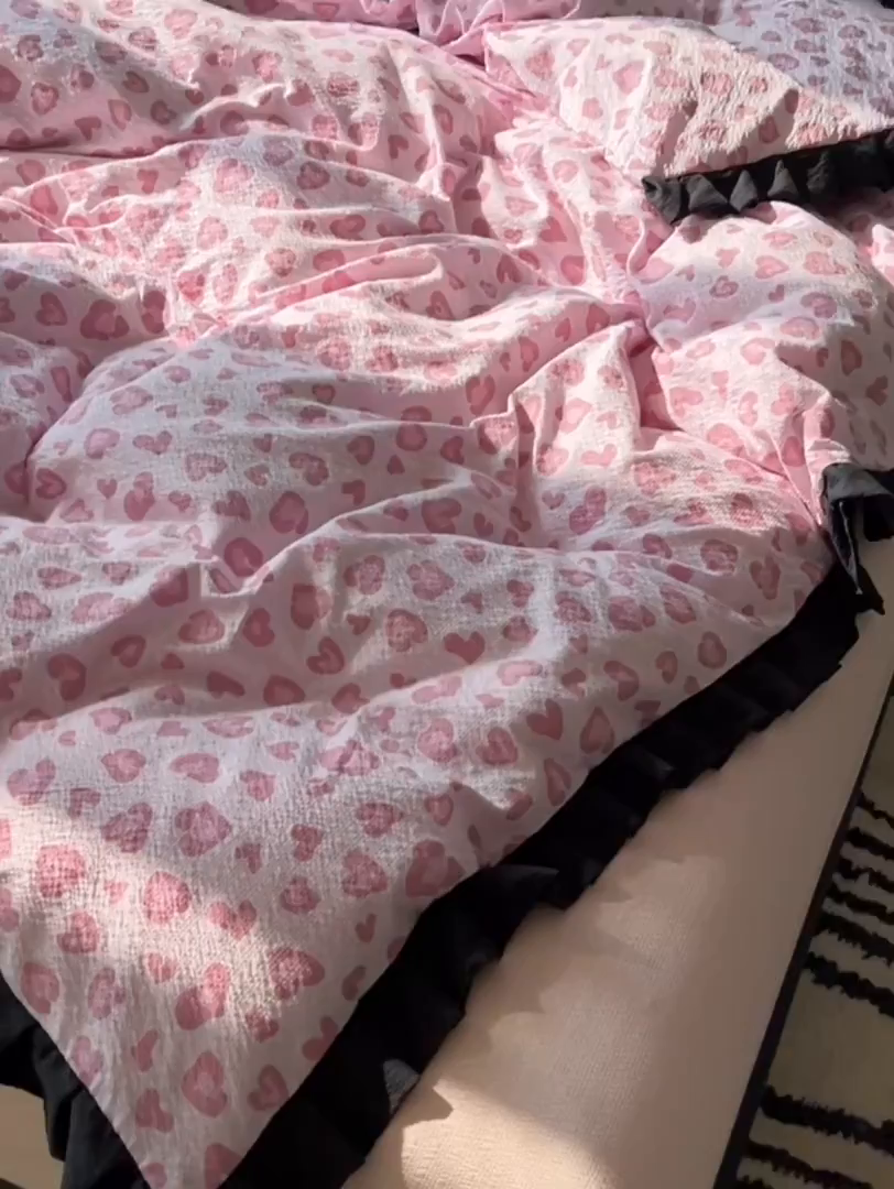 91家纺网 家纺一手货源 找家纺 （总）韩巢家纺 2026新款泡芙纱豹纹黑花边款四件套