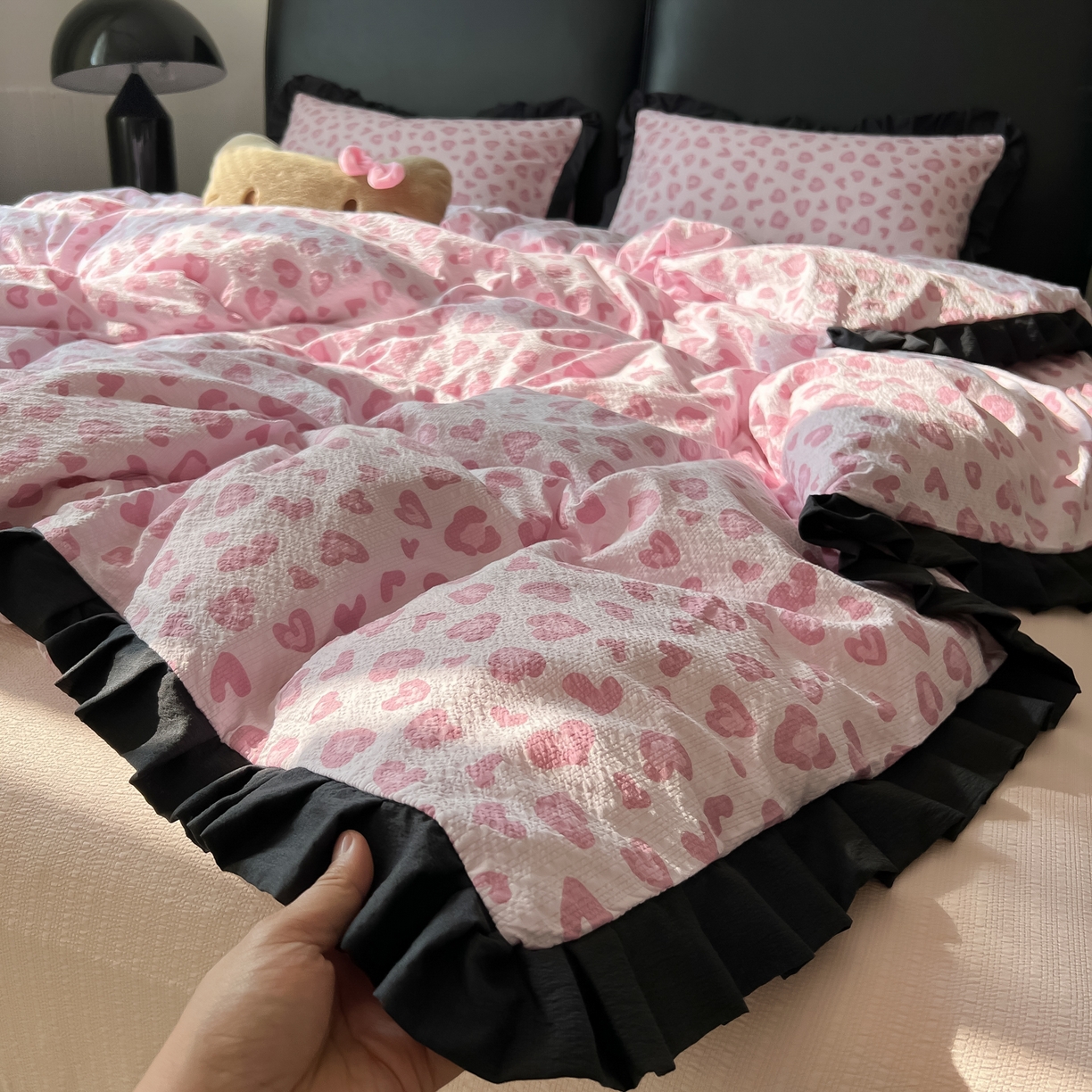 91家纺网 家纺一手货源 找家纺 （总）韩巢家纺 2026新款泡芙纱豹纹黑花边款四件套