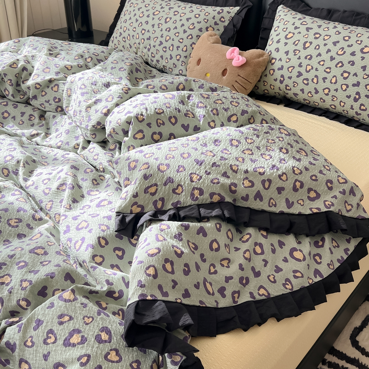 91家纺网 家纺一手货源 找家纺 （总）韩巢家纺 2026新款泡芙纱豹纹黑花边款四件套