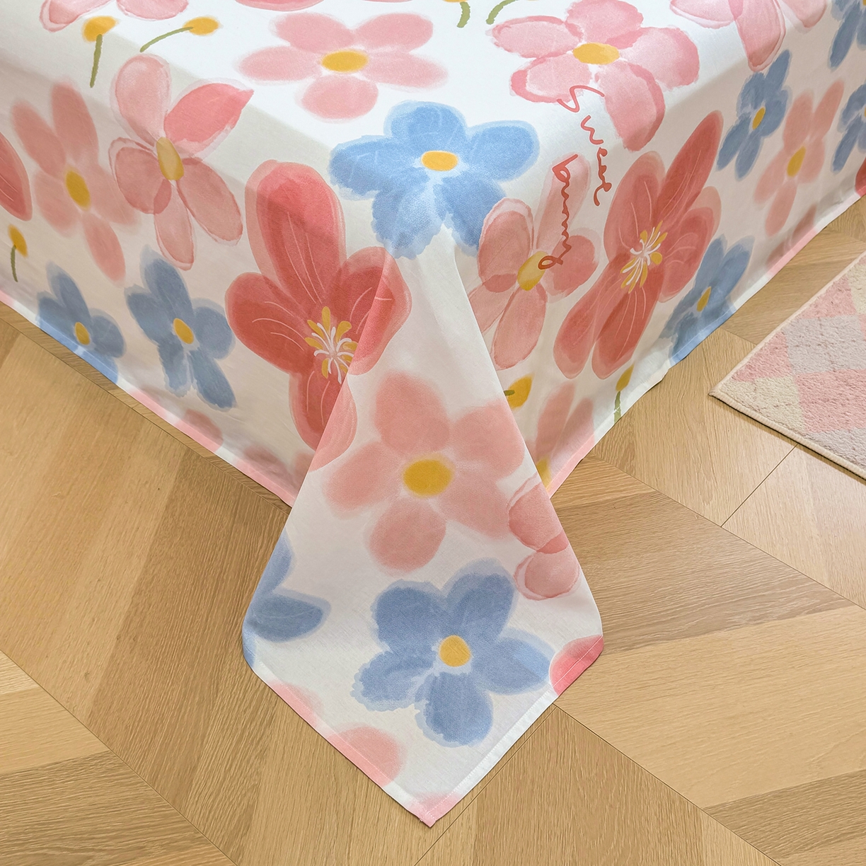 91家纺网 家纺一手货源 找家纺 壹贝家纺 2026新款全棉喷气印花床单系列 夕颜花开