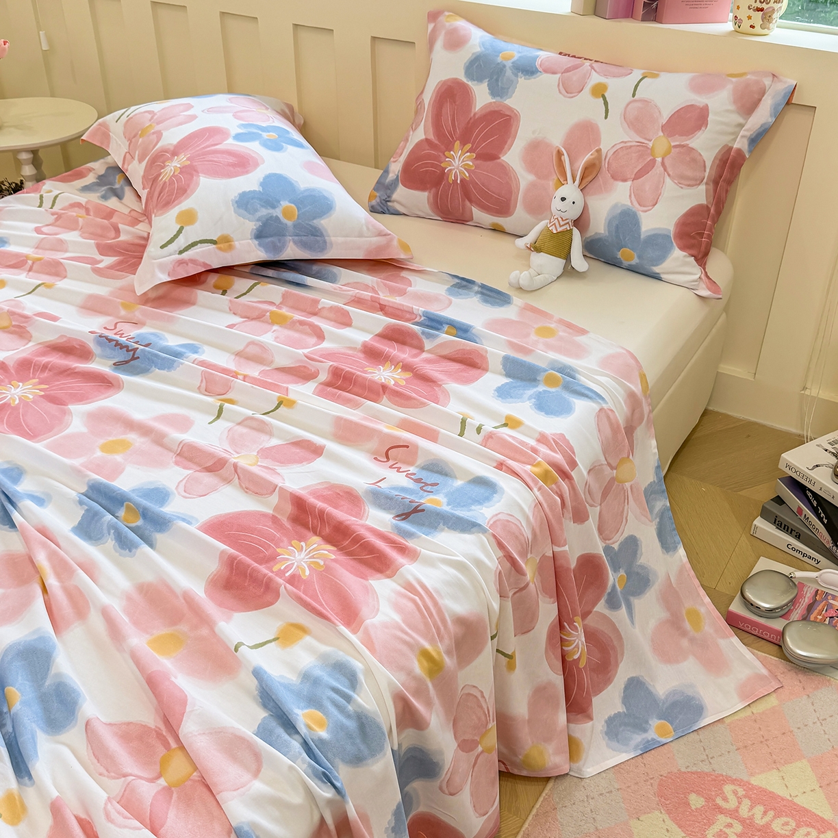 91家纺网 家纺一手货源 找家纺 壹贝家纺 2026新款全棉喷气印花床单系列 夕颜花开