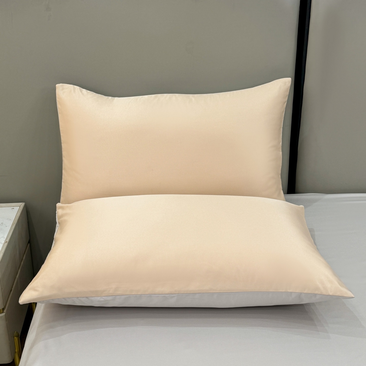 91家纺网 家纺一手货源 找家纺 欢乐季 2026新款A类水洗冰丝满版刺绣夏被夏凉被空调被四件套 狗狗-梧桐灰