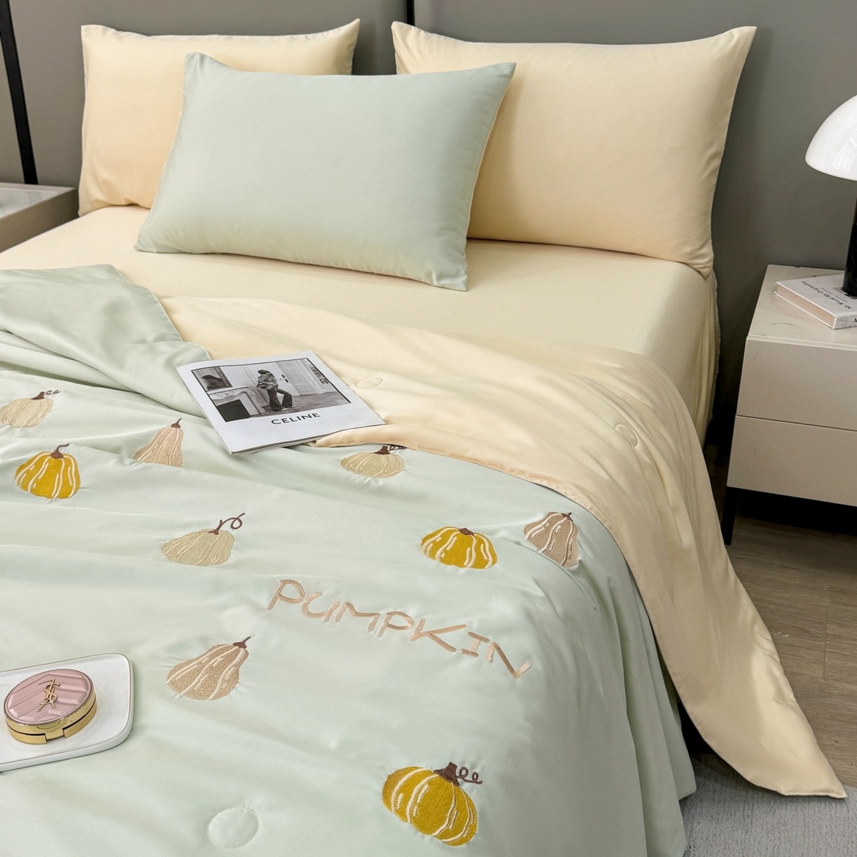 91家纺网 家纺一手货源 找家纺 欢乐季 2026新款A类水洗冰丝满版刺绣夏被夏凉被空调被四件套 南瓜-水果奶黄